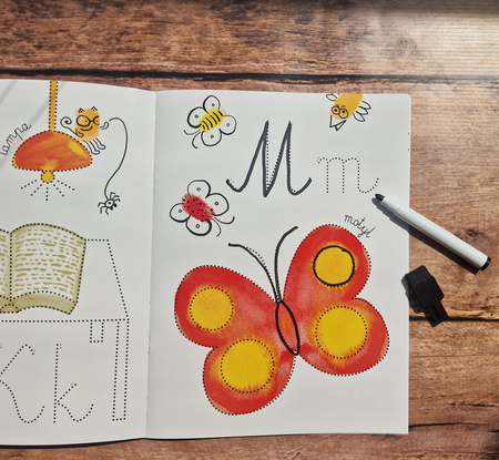 Litery. Akademia Mądrego Dziecka. Rysuję i ścieram